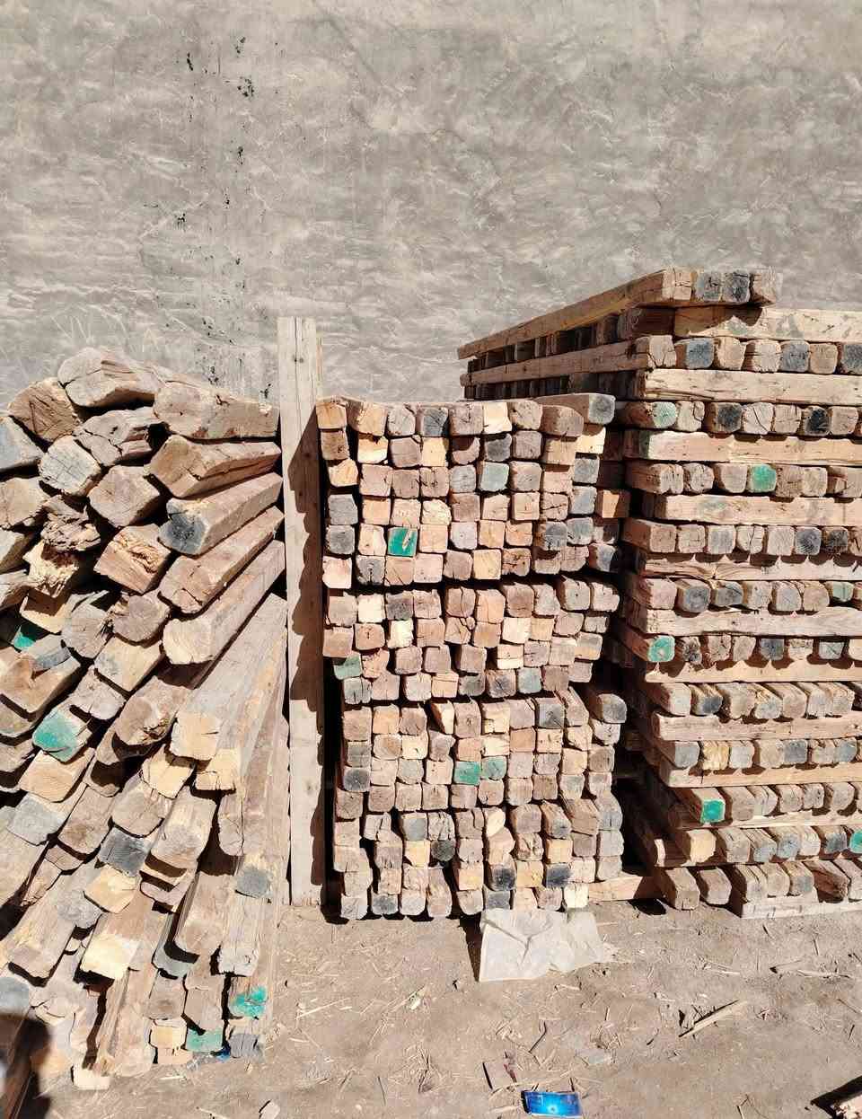 السلام عليكم سير 3*3 طول 3متر العدد 15 مكاعب وسير طول مترين و70 وطول مترين ومتر ونص ومتر المكان حله ***********
