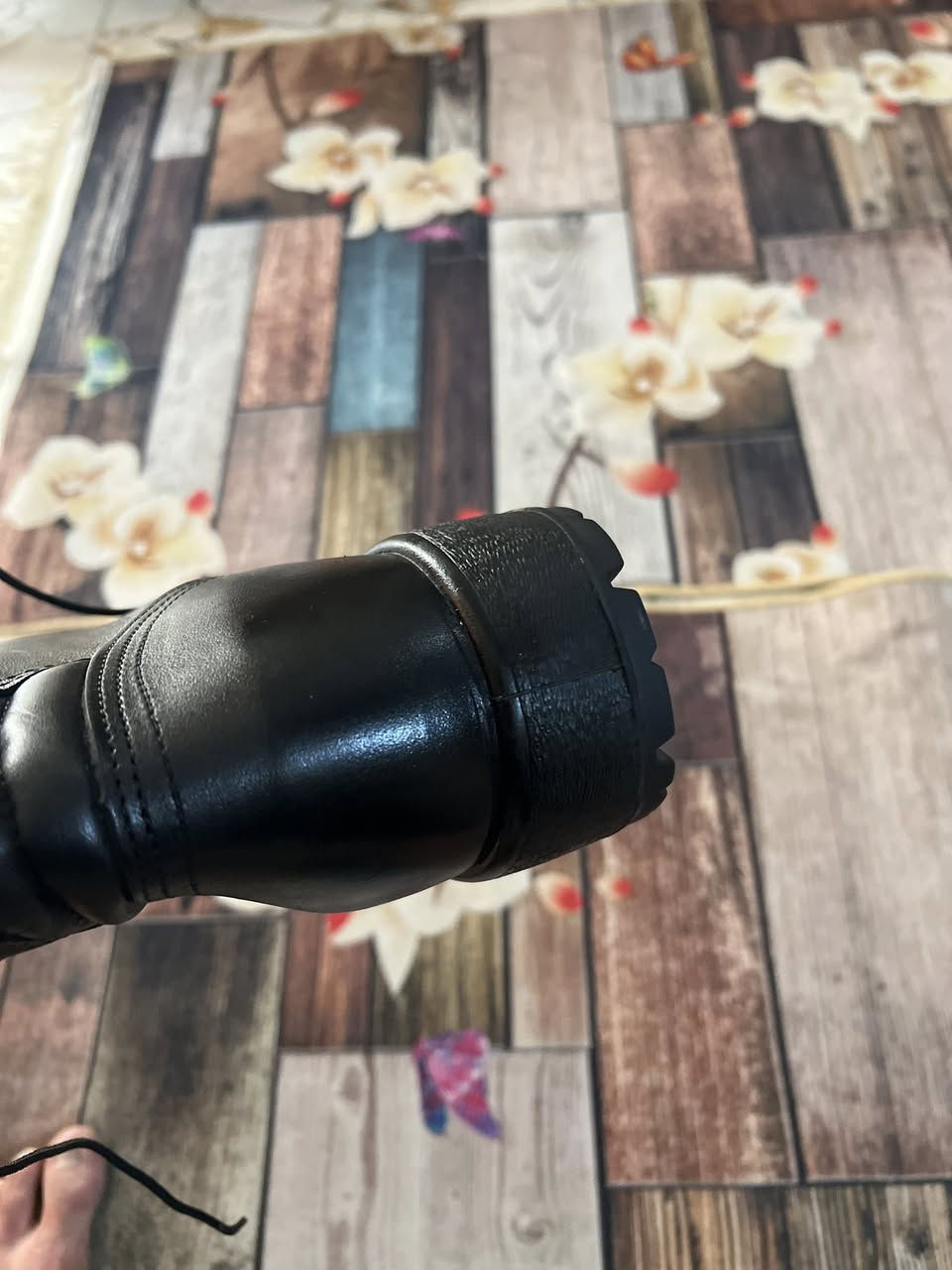 عندي بسطال اسود كلة جلد وتر بروف اخذتة ب١٥٠قبل ٣اشهر جديد وارد ابيعة حط سعرك إذا شراي قياس ٤٦ونص إذا تحط دبّان يلبس ٤٥


**إذا كنت صاحب هذا الإعلان وتريد حذفه لأي سبب، رجاءا أرسل رسالة إلى الدعم الفني**