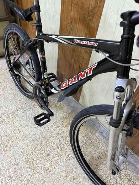 دراجة هوائية GIANT (ROCK4500)

مختوم صنع في تايوان 🇹🇼 

قياس 26 جبلي 

معدن المنيوم 

قياس الفريم 48cm

السستم شيمانو 

المكينة 3/7

العقرب الخلفي شيمانو التوس 

التايرات طخم مختوم كونتيننتال ألماني 🇩🇪 الأصلي ابو خط الفسفور 

السعر 170 ألف دينار 

عنوان المحل موصل أيمن تقاطع شارع كنيسة الساعة🚴‍♂️🚴

يوجد توصيل 🚚 كافة محافظات العراق 🇮🇶 

☎️***********
