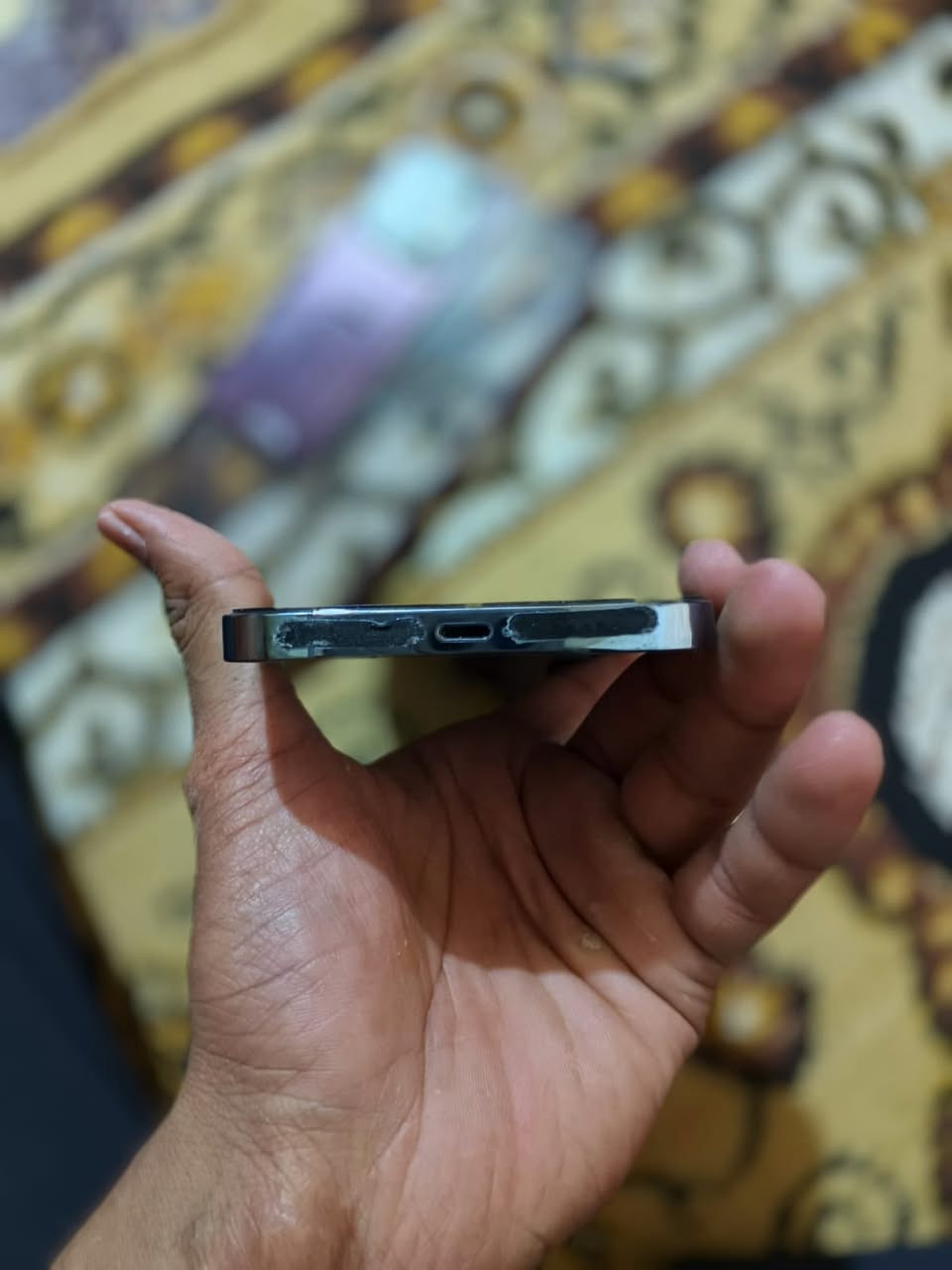 سلام عليكم آيفون ١٣ برو ماكس مريكي بطارية ٨٣ ما معلاية م  شاشة بدلة صلي  سعر ٥٥٠ ألف مكاني كربلاء حيل عسكري مال لعابد هذة رقمي ***********
