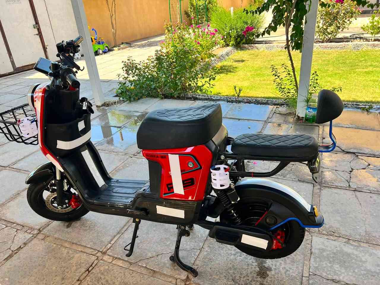 للبيع دراجه شحن R9 مابي شي نقص بطاريات 5 دبل وبعد معروف R9 سعر 500 وبيه مجال اتصل على رقم أو مراسله خاص ***********
