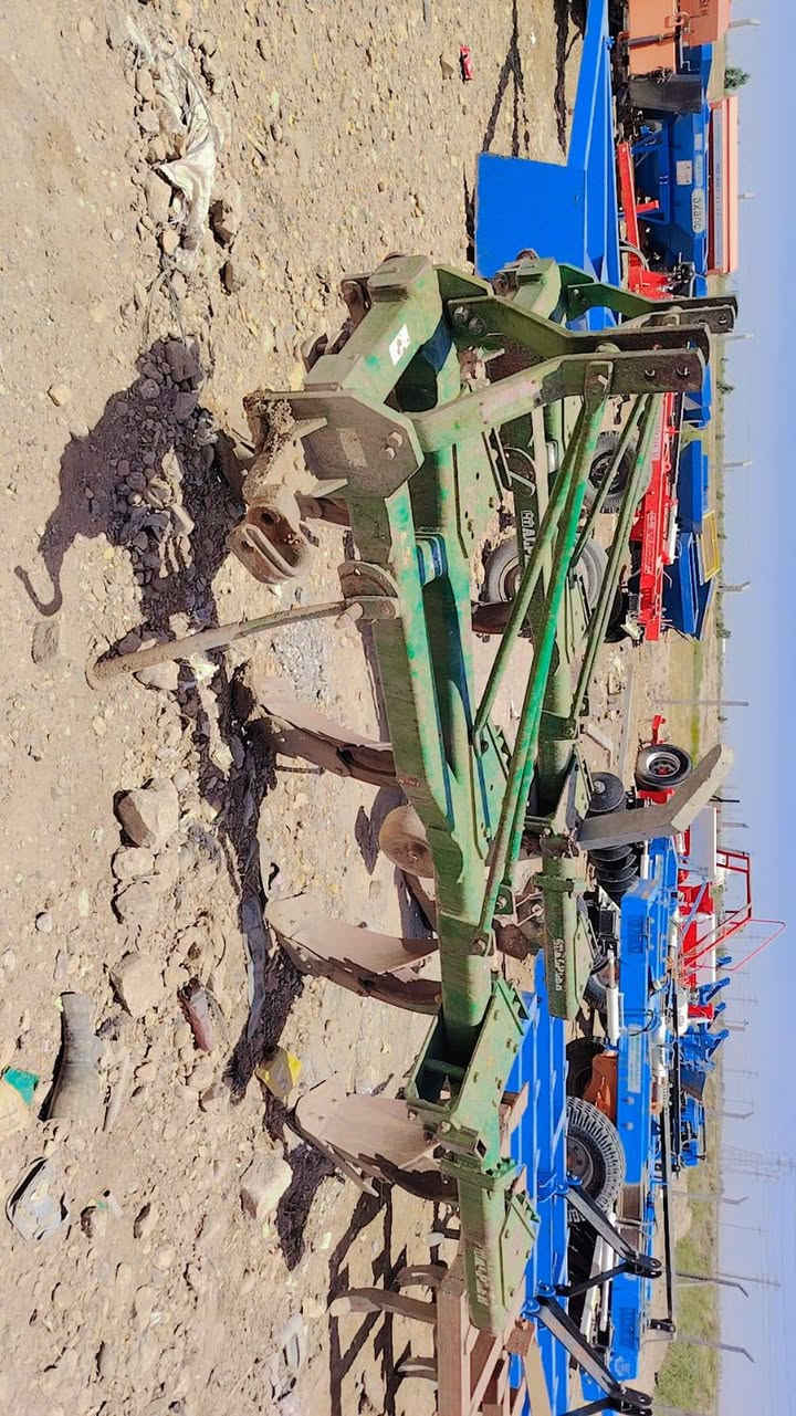 مكينه افيات للبيع حجم 130جاهزه للعمل رقم واصط شرط التحويل مع المعدات دسك حجم 24فدان رباعي خرماشه للأستفسار أكثر الاتصال ع الرقم ***********
