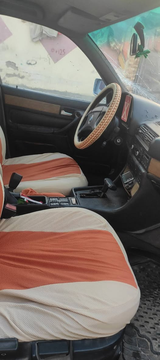 سلام عليكم شباب بي ام دبليو للبيع الحجم 730 سياره كامله وخير من الله رقم نبار راعيهه  يريد تحويل مكان واسط صويره سياره تبريد تدفئه كله شغال صدر جديد بدي قديم مكينه وكير لا تنقيص ولا تبخير كشنات كهربائي دبل جكمجه الاتصال عله رقم *********** سعر 38 بيهه مجال
