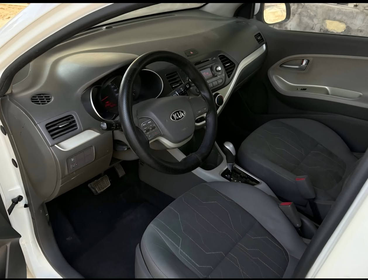 سلام عليكم 
كيا بيكانتو 2016 رقم اربيل دولي ماشيه ٦٥  محرك ٤ سلندر 
بيها ٣ قطع صبغ بدون دواخل مكان سيارة بغداد الدورة 
للاتصال ***********
***********
