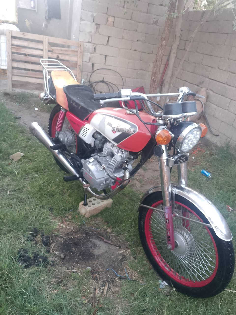 السلام عليكم دراجه تايكر للبيع موديل 2020مكفوله كفاله عامه مامفتوح بيها برغي كله عل وضع الشركه جديده السعر 550 اوراق شرط المداور مكان ناصريه مركز رقم ***********
