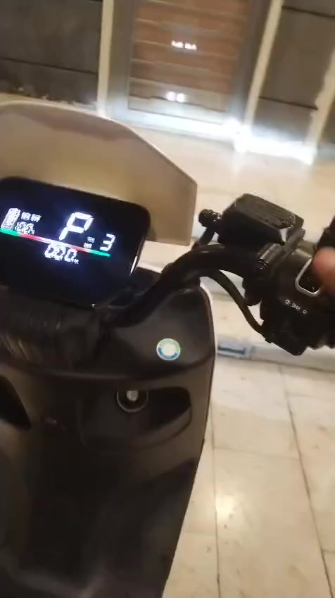 سلام عليكم دراجه اف جي ام عيون شحن موديل 2025 بصمه وسويج تشغيل عند بعد 6 بطاريات شاشه حديثه ولايت زنون كلش قوي دراجه كلها شغاله مابيه نقص برغي وما مفتوح بيه برغي دراجه كلش نضيفه وبالعافيه ع يلي يشتريه لان دراجه حيل حيل نضيفه دراجه صارلي اسبوعين من مشتريه واستعمال كلش قليل وحتى بعده باللايلون دراجه راقيه السعر 700 الف وبيه مجال للطيبين مكان الدراجه البياع حي الشهداء وللاتصال ***********
