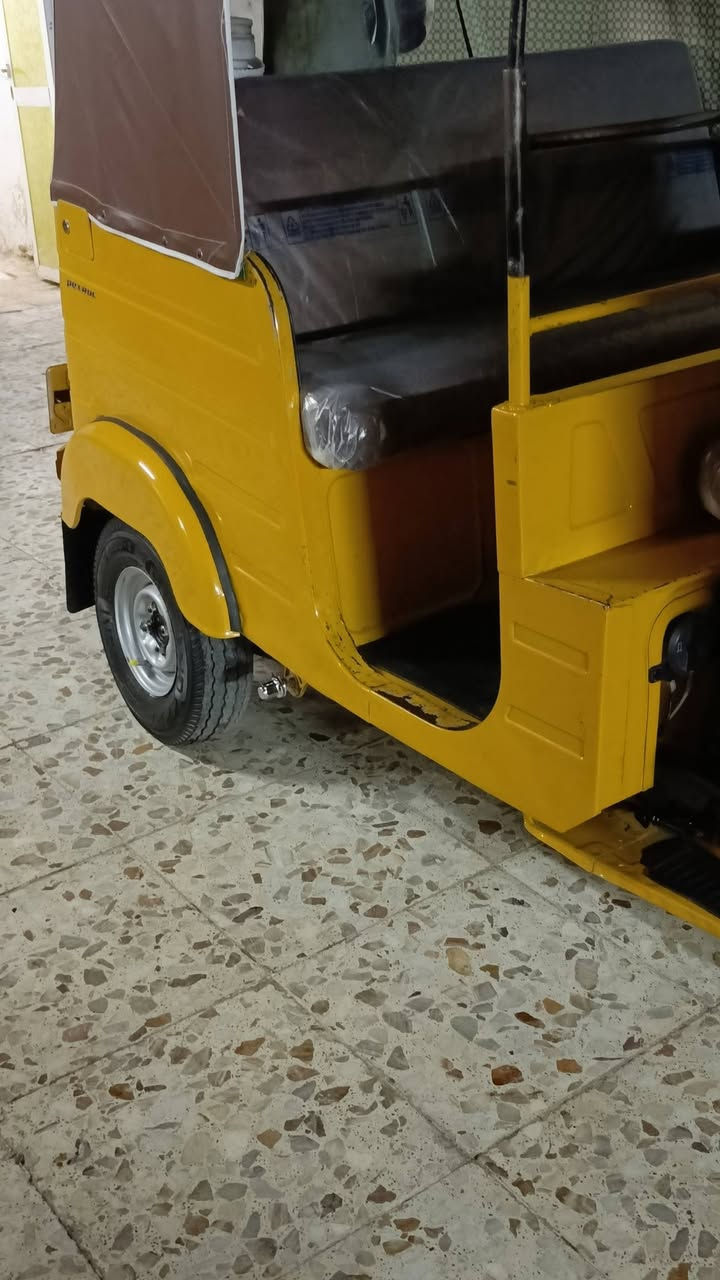 السلام عليكم تكتك للبيع مديل 20 شهر 9 رقم وسنويه تكتك حلوه بيه بس لغد جماليه مكان مدينة الصدر رقمي ***********
