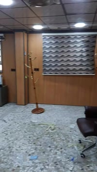 (شقق عدد٣طابق اول )بالواجه البناية تجاري محتويات الشقة غرفةعدد٢ وصالة ...