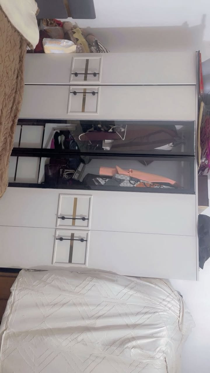 غرفه نوم تركيه خمس قطع ام الجك داخله اناره
بسعر ٥٠٠ وبيها 
***********
