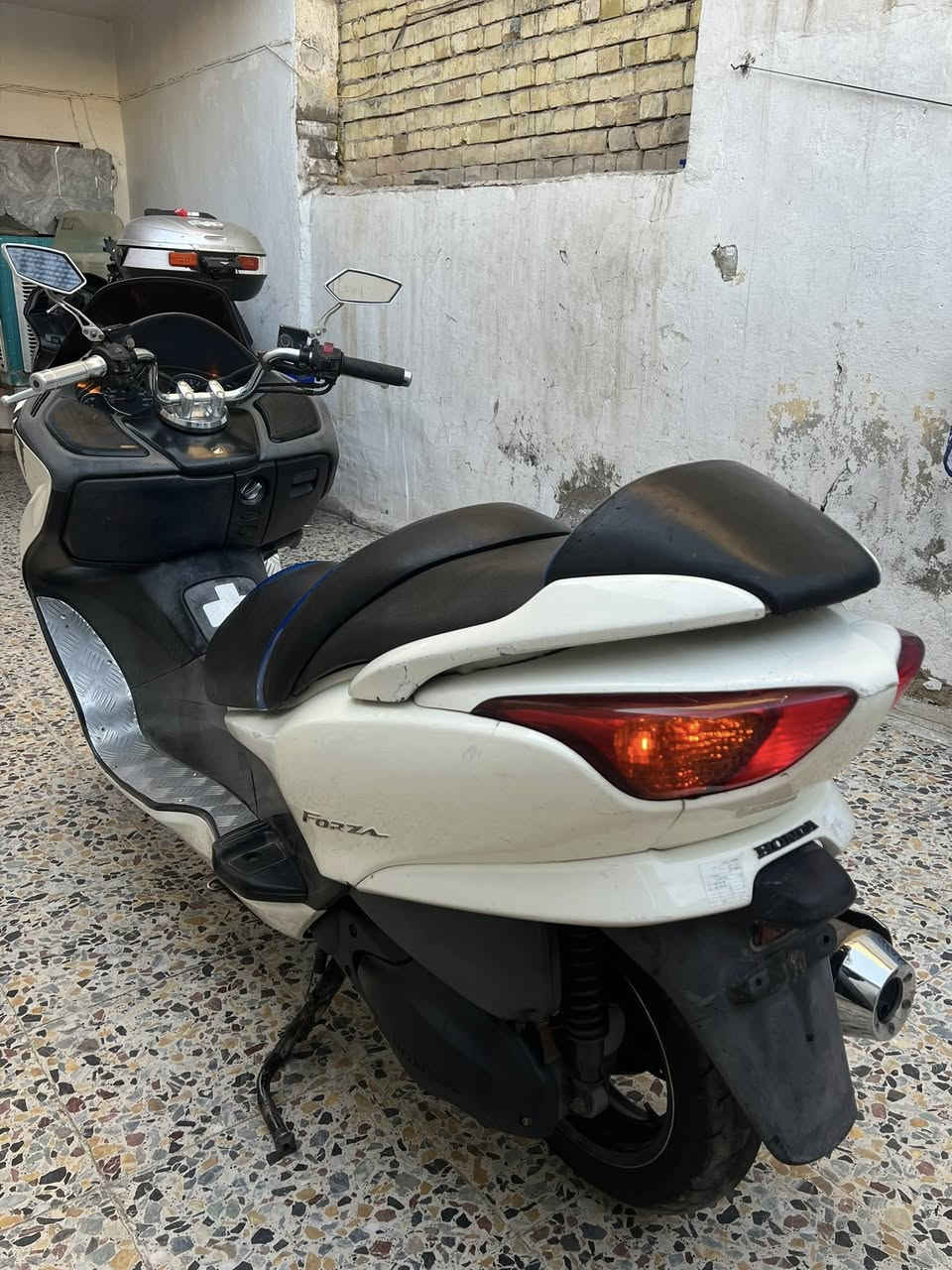 فورزه 0️⃣ 8️⃣ بصمه
عميه بلاد دراجه جاهزه
مكينه كهربائيات شلعه ومعدل 
مكاني بغداد *********** 
السعر مليون وميه

