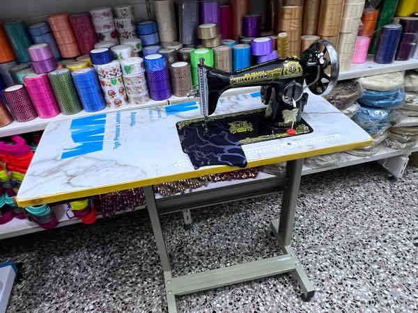 متوفر لدينا مكائن خياطه 🪡 
انواع المكائن: 

-  جاك F5
- باستبرذر 
- فراشه
- اوڤر

يوجد لدينا خدمة توصيل 🛵 داخل الرمادي سعر توصيل حسب منطقه الزبون 

للاستفسار على الرقم *********** متوفر واتساب 🟢⚪️

العنوان / الرمادي شارع الاورزدي قرب اسواق الاخرس محل ابو غسان للوازم الخياطه 🪡
