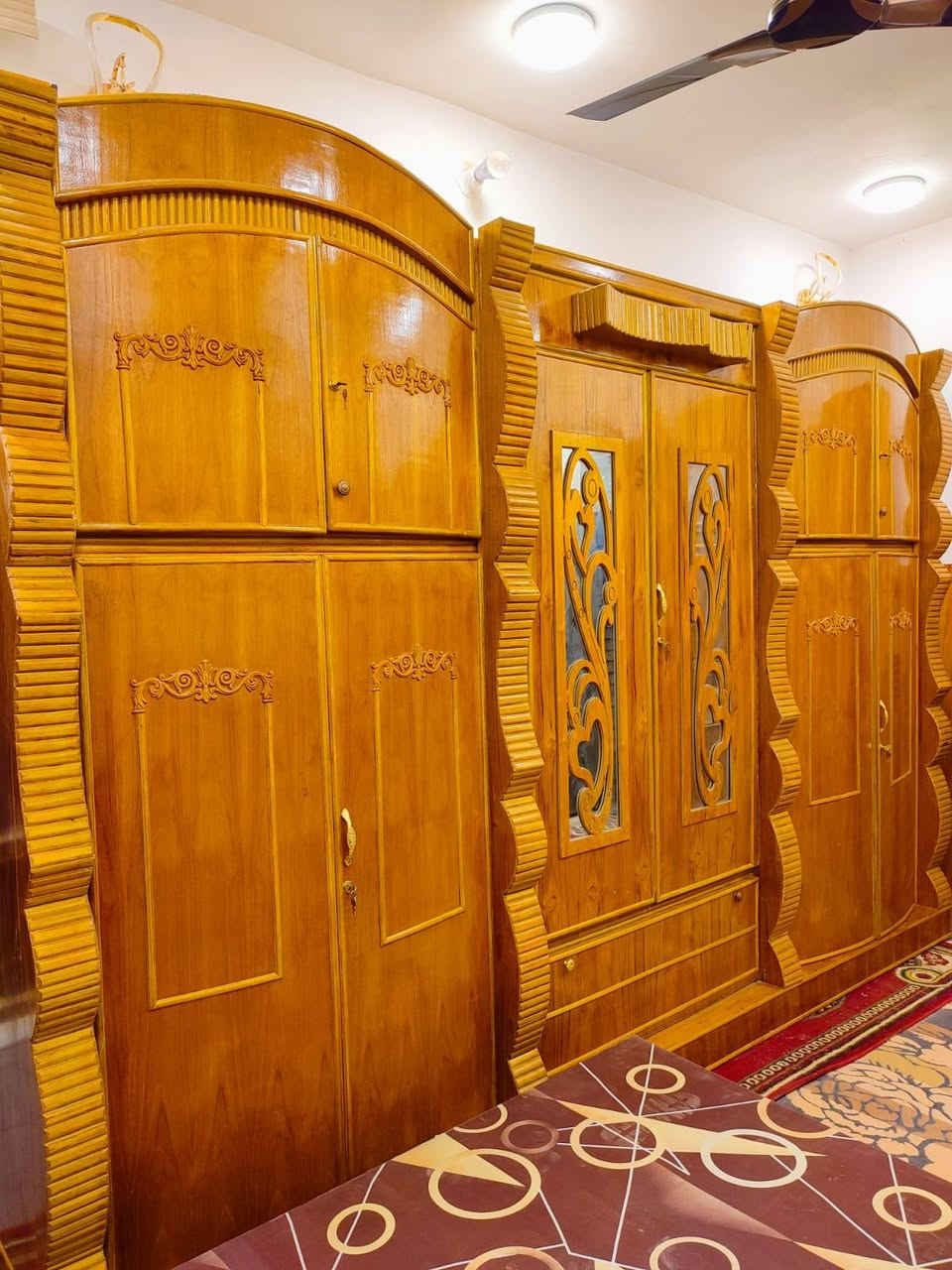 غرفه للبيع ام مسرح ام السته طابقين ملحق تزكام داخل وخارج صاج ضهر جمبر صاج زاويه كنتوريه طابقين ملحق ضخمه كلش حلوه وجديده المكان ديوانية حي العسكري للاتصال على هذا الرقم ***********
