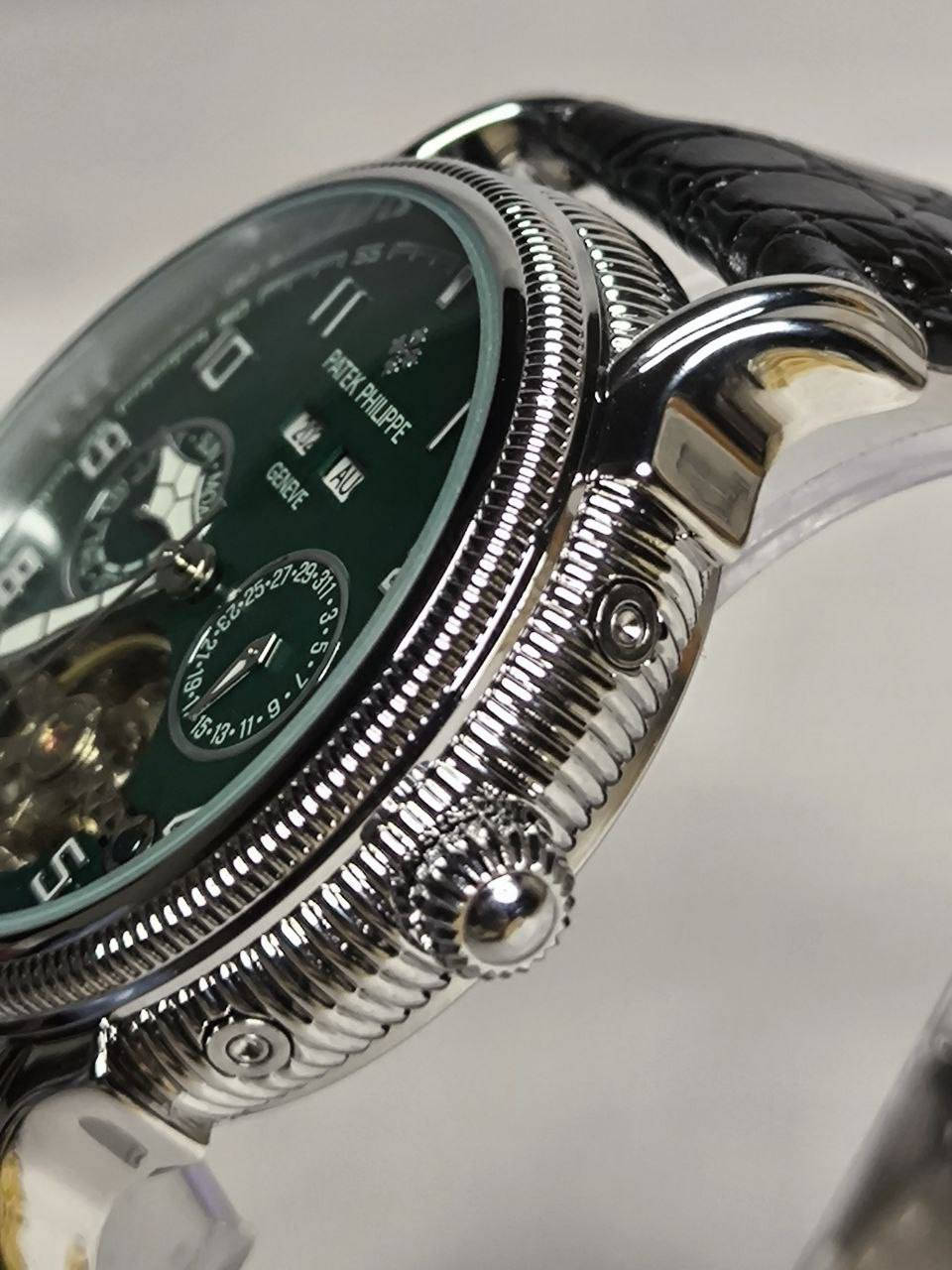 باتك فلبPatek Philippe 

تحفه فنيه تتخطى مفهوم الوقت 
الميناء اخضر ملكي 
زجاج زفير مقاوم للخدش 
الهيكل مصنوع من الاستانلس ستيل مزخرف يجي ب( 5 تحكمات مخفيه)
مختمة من كل مكان
اميال وارقام  لامينوس 
مقاومة ماء وغبار 
منفذ تاريخ( سنوي / اسم الشهر / وشهري /واسبوعي ) 
25 حجر 
سير جلد طبيعي (شغل خاص)

القطعة ابد ما تتفوت
ملاحظة متوفره قطعة واحده فقط 
السعر :- 70 الف ع اول تم 
للحجز والاستفسار يرجى الاعتماد خاص عمارة, ميسان


**إذا كنت صاحب هذا الإعلان وتريد حذفه لأي سبب، رجاءا أرسل رسالة إلى الدعم الفني**