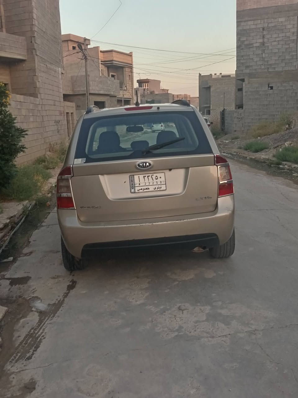 السلام عليكم  سيارة كيا روندا 2008 وارد امريكي 6 سلندر  بيها 3 قطع صبر باب سايق وجاملغ السايق وجاملغ خلف  السعر 93 وبيها مجال  مكان موصل جانب ايسر للاستفسار ***********
