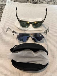 سماعات بلوتوث أصلية السعر 45,000 ‏وأيضا النظارات الأصلية بسعر 30,000  ...