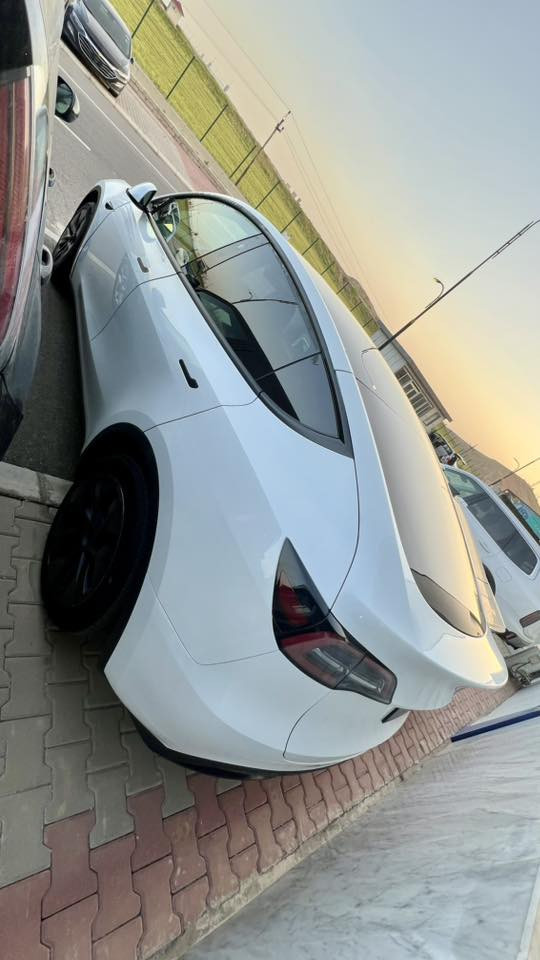للبيع
تسلا مودل Y 
فئة لونك رينج البطارية الحجم الكبير
تك ماطور
سيارة دخول جديد للاقليم
حادثها فقط دعامية ومصلح نفسها بدون بارد بدون صبغ 
 بدون ايرباك ولا شواصي ولا دواخل
شغاله وتمشي من اميركا
تحتاج فقط تعيار للبجم وصبغ دعامية
رقمها يكلف ٢٥٠ الف فقط على اي محافظة تريدها
مكانها دهوك 
 السعر المطلوب 22500$  
***********
