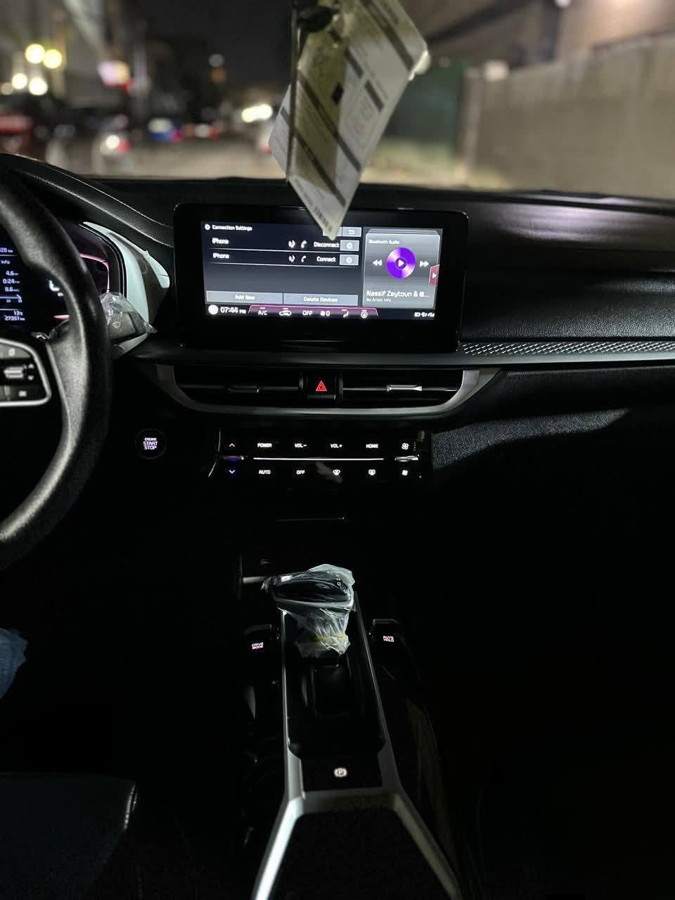 كيا 2024  K3 زيرو 
فول مواصفات كفالة عامة
المشي: 10 كيلو متر
المحرك: 1.5 دبل نوزل
رقم أربيل وكالة عامة 

🔴المواصفات 

✅️فتحة سقف

✅️ كامرة 

✅️تحكم تبريد لمس

✅️ شاشه كبيرة + شاشة اعطال

✅️تحكم ستيرن جهتين 

✅️بصمه باب و بصمه تشغيل

✅️شاحن تايب سي امامي وخلفي وشاحن USB

✅️يدات نيكل 

✅️شاشه بالكير

✅️حساس امامي وخلفي 

✅ شاشة عداد ديجيتال 

✅مري شفط+ اشاير 

✅️صندوك ذكي بصمة 

✅️كشنات جلد أسود 

✅️سايد بريك بصمة

✅️أوتو هولد (auto hold)

✅️درايف مود 4 وضعيات

✅️(sport+eco+smart+comfort)
اضافات بسيطة 
سبويلر + لحية للجمالية 

 للاتصال  

السعر 145$ مع المجال البسيط

 📌 السماوة *********** 
150$ بية مجال السماوا, المثنى
