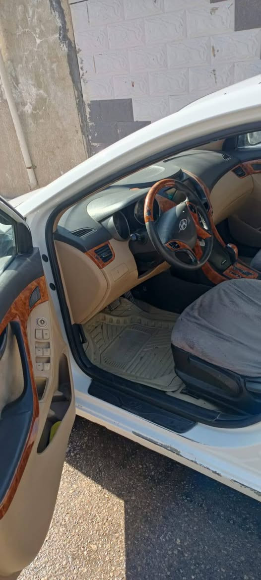 النترا موديل 2012 فول رقم اربيل شرط تحويل سونار موحود
السعر 98اوبيه مجال مكاني نجف ***********
