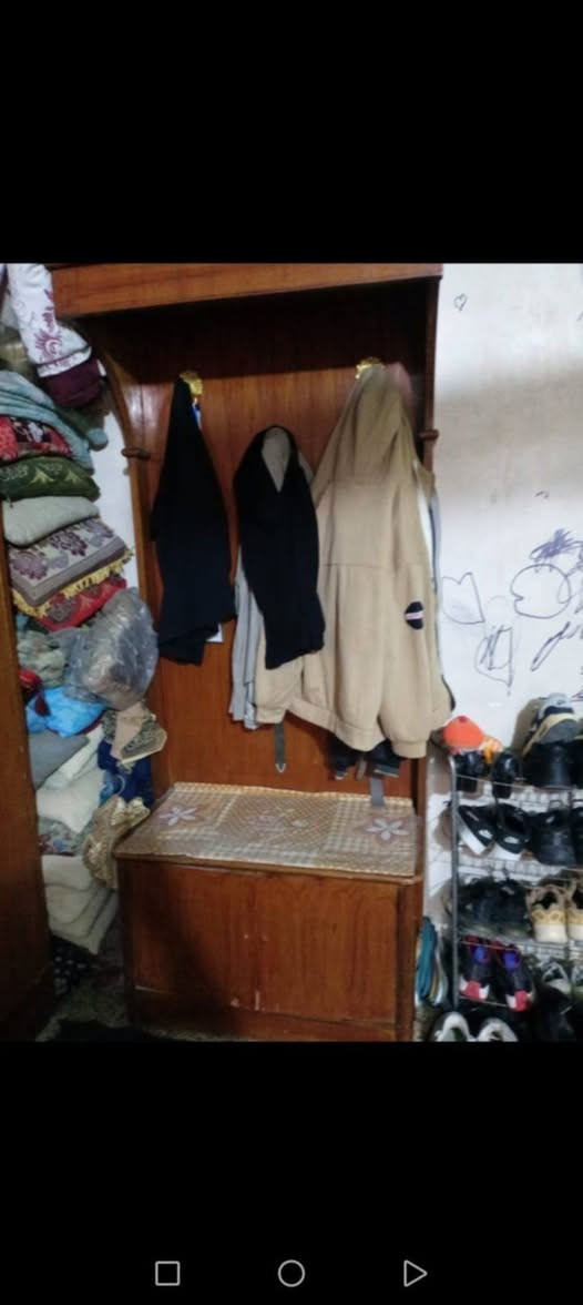 غرفه صاج ثكيل كامله بس مفتوحه لهذا السبب ممصوريهه زين نضيفه 375 بيهه مجال بسيط مكان بغداد الاورفلي 

الي عنده كناتير غرف اغراض مستعمله يرسلهه خاص ابيعهه بنسبه قليله


**إذا كنت صاحب هذا الإعلان وتريد حذفه لأي سبب، رجاءا أرسل رسالة إلى الدعم الفني**