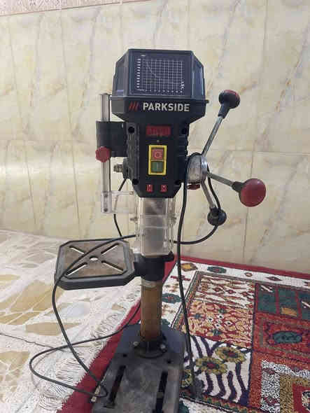 ادريل عامودي للبيع الوظيفة الأساسية لهذا الجهاز هي عمل ثقوب دقيقة وعمودية في مختلف المواد.
يفيد اهل نجاره خشب ألمنيوم جهاز اصلي 
سعر 125 بي مجال 
مكاني بغداد الشعلة 
***********
