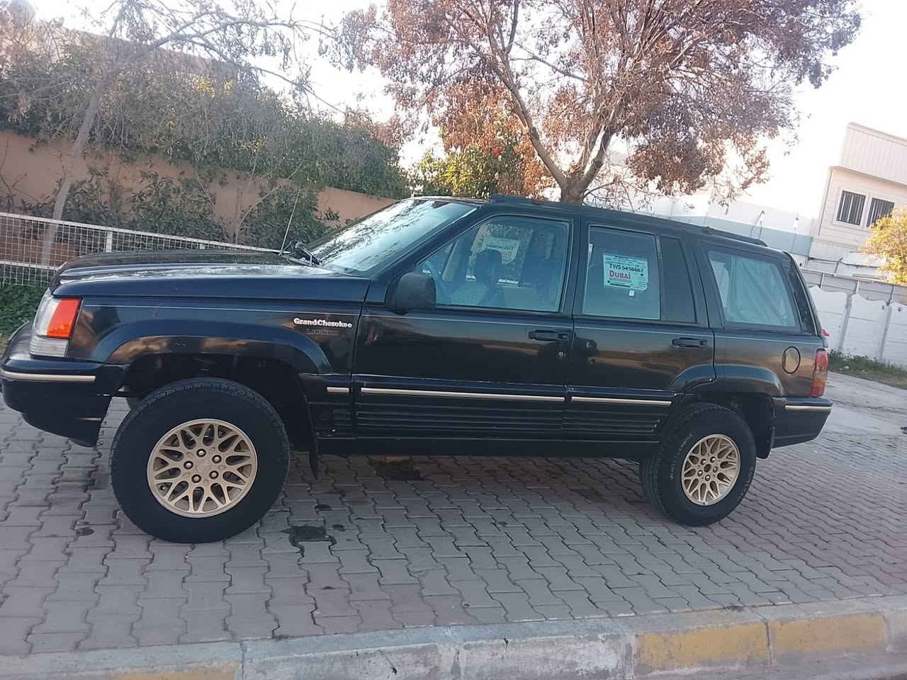 السلام عليكم
جيب شيروكي موديل ٩٥
بسمي سنويه لحد ٣٠
رقم نكليزي كركوك
والسياره موجوده بكركوك
كير و محرك وصدر شرط
محرك ففتي ٣٠٠٠
بطاقه بانزين بيها
تخم تاير جديد
شاشه وقفل مركزي
كهربايئت كل شغاله 
سعرها ٤٠ وبيها مجال
*********** واتساب
*********** اتصال
