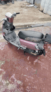 سلام عليكم ماكس بوليس مسطره لوسي موديل2013دراجه ختم واحد تجي بعينك وشوف  كلشي يشتغل بيها من كربائيات من كلشي دراجه صالي اربع اشهر من منزلها من الربه سعر 900بيها مجال حك جيه وشراي اني بخدمته رقم ***********
