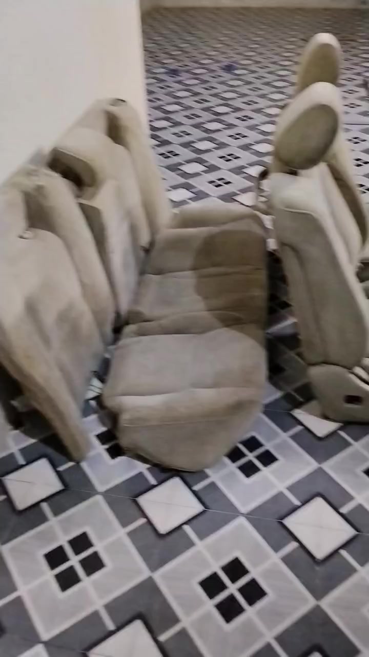 سلام وعليكم كشنات راس الثور نضاف كلش للبيع مكاني ناصريه مركز الشراي يتصل ***********
