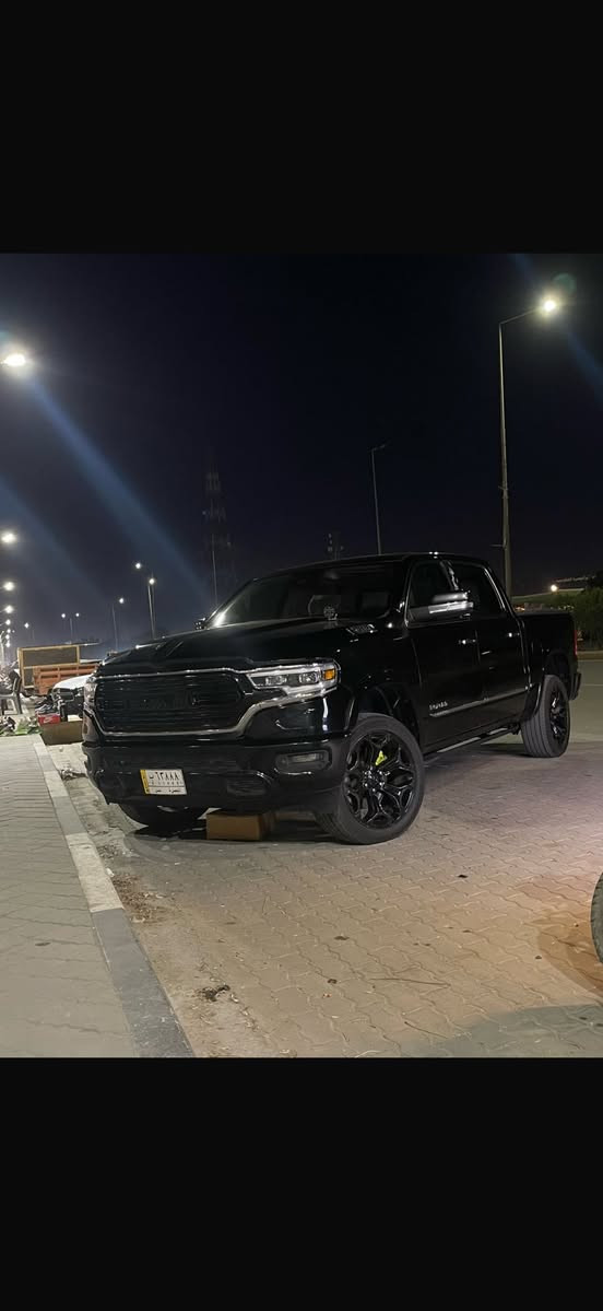 $$$ بيع مستعجل $$$ 
رجاءا اللي ميعرف اللمتدد 
لا يحجي من يمه 

‏1500 LIMITED 

رام 1500 لمتد  .

الموديل : 2020 . 

المحرك : V8 5.7L . . 

رقم بصرة باسمي تحويل  
حادث جاملغ وبنيد
المواصفات :
* دفع تو  وي . 
* رادار تفاعلي مع مانع تصادم. 
* نقطة عمياء. 
* تحذير الخروج عن المسار.
* 4 كاميرات (360) درجة. .. 
* لمسات داخليه من الخشب.
* استطفاف ذكي (اوتوپارك).
* دوسات جانبية كهربائية.
* المصابيح الأمامية زنون.
* كشافات الضباب زنون. 
* المصابيح الأمامية والمصابيح الخلفية LED. 
* دخول ذكي (بصمة). 
* تشغيل عن بعد.
* المقاعد كهربائية مع ميموري.
* المقاعد الأمامية تبريد وتدفئة. 
* المقاعد الخلفية تبريد وتدفئة. 
* شاشة كبيرة 12 أنچ.
* حساسات امامية وخلفية.
* سقف بانوراما.
* مانع تصادم خلفي. 
* مكيف خلفي.
*محدد سرعة.
* نظام اطفاء وتشغيل اوتماتيكي.
* مرايا كهربائية جانبية من الكروم قابلة للطي كهربائيا.
* شاحن موبايل لاسلكي (واير ليس).
* الشباك الخلفي كهربائي. 
* المرايا الجانبية تدفئة. 
* باب الصندوق كهربائي.
* امكانية تعديل ارتفاع دواسات البنزين والبريك.
* هاند بريك كهربائي.
* المرايا الوسطية كاميرا. 
* حساسات امامية. 
* حساسات خلفية. 
* السياره نظام  دفع جكات  صعود ونزول
* مرايا مع خاصية التعتيم الذاتي.
 

للتواصل الاتصال *********** 
غير متواجد على الفيس بوك
