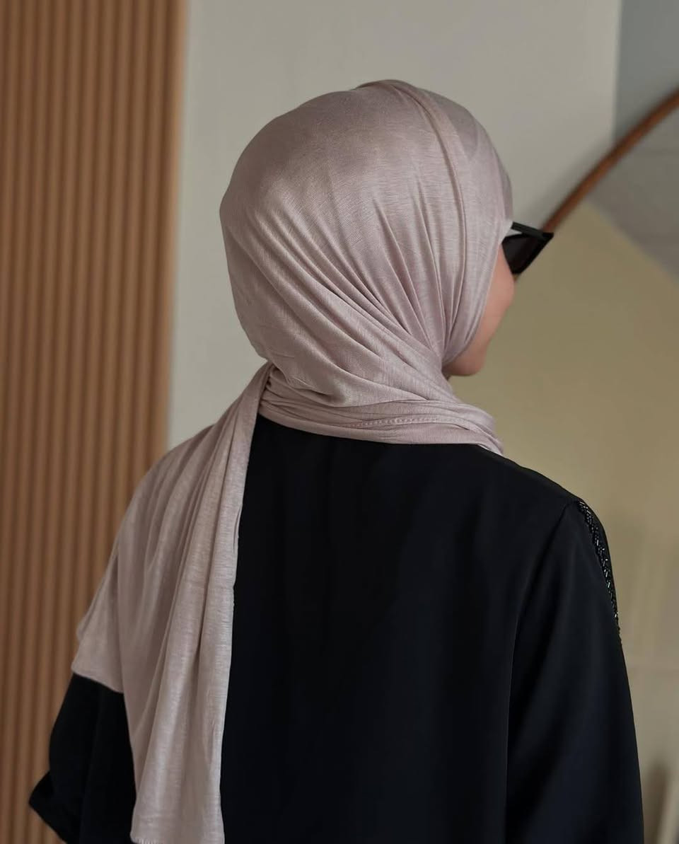 الدلالييد الإماراتي القطني 
سعر القطعة ٥٠٠٠ 
حجابات النرجس  الشطرة شارع الگص


**إذا كنت صاحب هذا الإعلان وتريد حذفه لأي سبب، رجاءا أرسل رسالة إلى الدعم الفني**