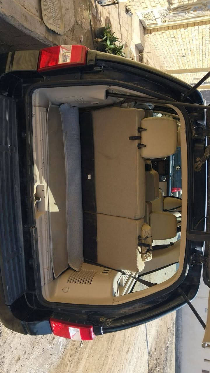 لليبع
فورد ١٢ اكسبديشن
رقم انكليزي .كربلاء 
تبريد 
جنطه كهرباء 
تخم تاير دلوب 
سعره ١٣٥ 
***********
