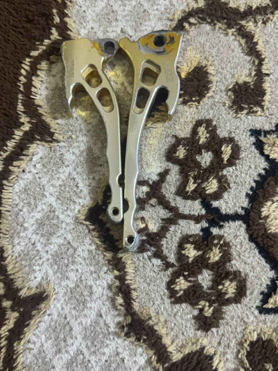 سلام عليكم غراض للبيع شنو الي يعجبك اتصال ***********
