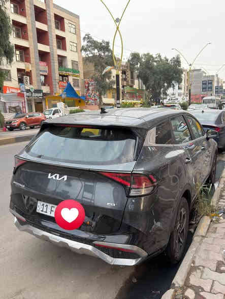 ⸻

📣 للبيع – كيا سبورتج 2023 نص فول

✨ دخول جديد – توها واصلة
🛡️ الإيرباكات سليمة 100%
📍 الموقع: بغداد

المواصفات:
 • تدفئة كشنات
 • رادارات
 • قيادة ذاتية
 • توقف ذاتي
 • حساسات

حادثها موضح ب الصور شويه من البنيد ومواصل للمحرك ع البلاد وصورة المحرك موجوده  

📏 الممشى: 65,000 كم
💰 السعر: 195 ورقة
📞 رقم الاتصال: ***********
