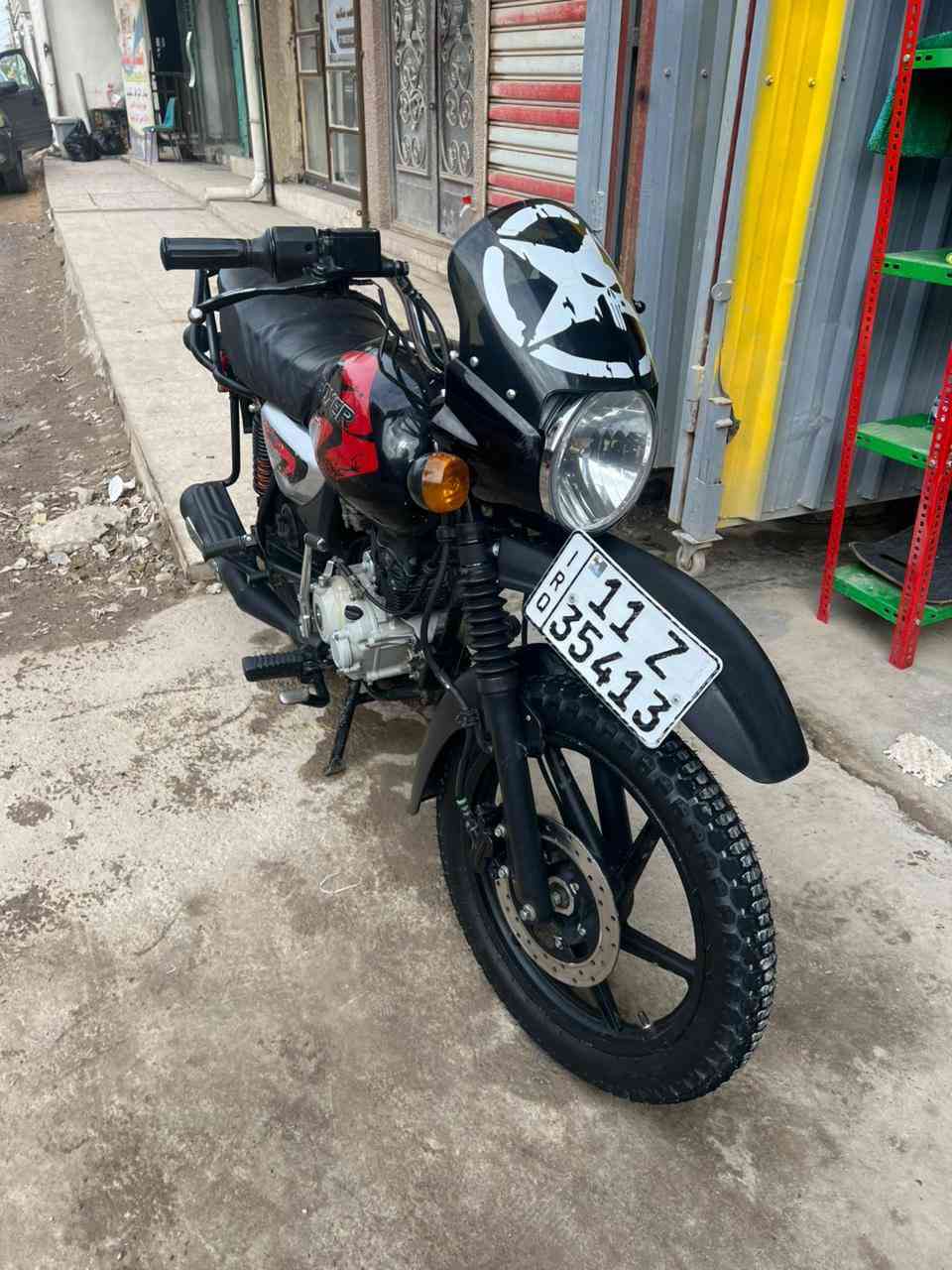 بوكسر موديل23رقم وسنويه كامله كلشي شغال بسمي عارضها بمليونين و300وبيها مجال ***********
