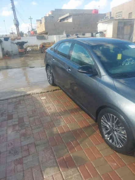 السلام عليكم .
Forte GT line 2022 

المواصفات : 
مثبت سرعه 
كامره خلفيه 
شاشه كبيره 
تشغيل عن بعد 
3 أنظمة قياده 
نقطة عمياء 
تنبيه الاصطدام الأمامي 
تنبيه الاصطدام الخلفي 
- 
محرك 2000 دوش 
4V
-
السياره رقم بغداد
-
حادث : جاملغ مبدل نفس اللون اصلي بدون صبغ 
صبغ نص بنيد فقط 
ايرباك ستيرن فقط 
 
الرقم : ***********
