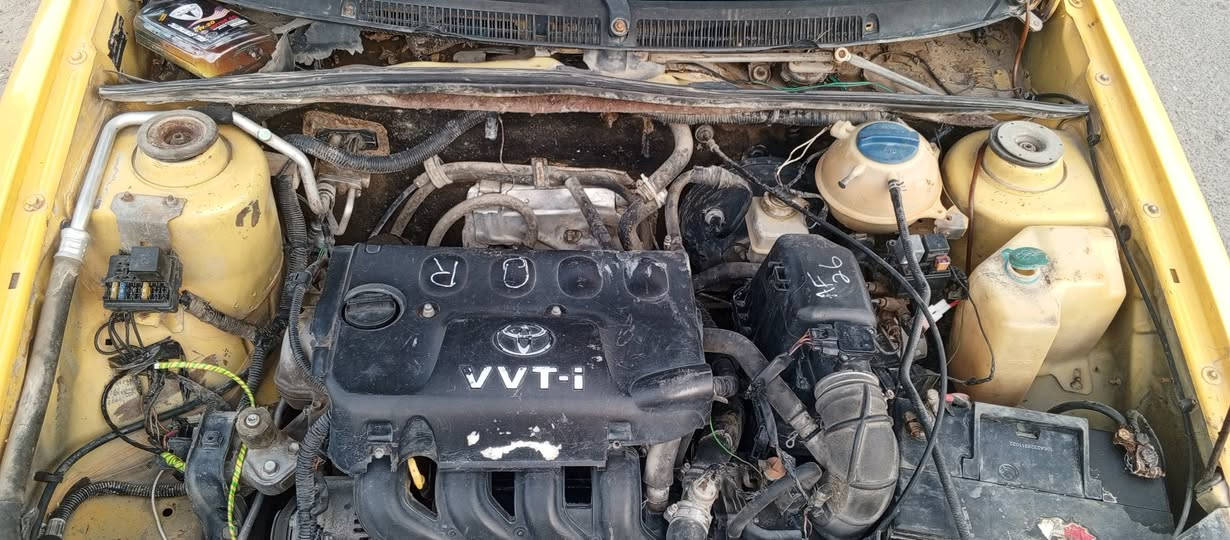 ري كوين ٢٠١٠ بأسمي رقم انكليزي مصفره 
‏محوره كير 
‏ومكينه كورلا لاتنقيص ولاتبخير  تبريد شغال 
‏تخم تاير السياره عارضها ب25 وبيها مجال قليل 
***********
