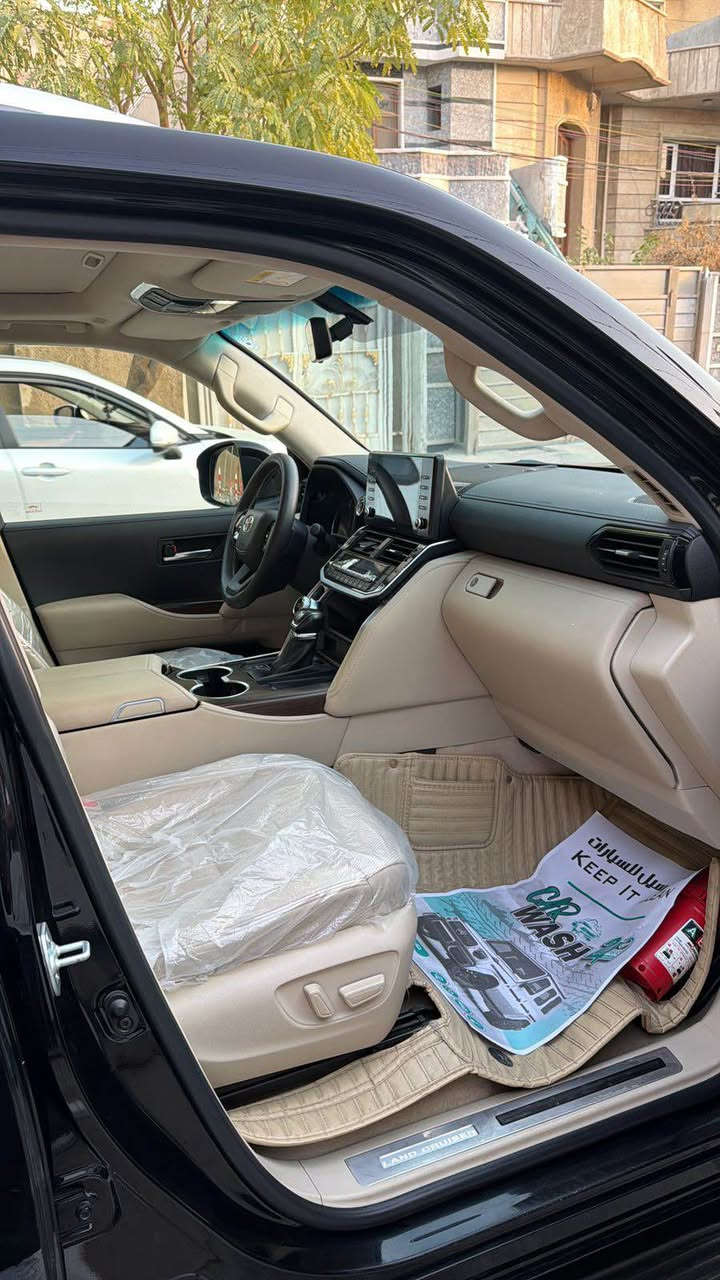 السلام عليكم 

لاند كروز للبيع فقط  لون اسود 2022 مكينة 4000
ماشيه 40 الف كيلو وكالة ساز 
مكفوله فقط بيها  pdr مكان صغير 

مكان السياره الكرادة

السعر 61،000$ وبيها مجال جدا بسيط 

السعر للأستفسار (***********) بغداد, العراق
