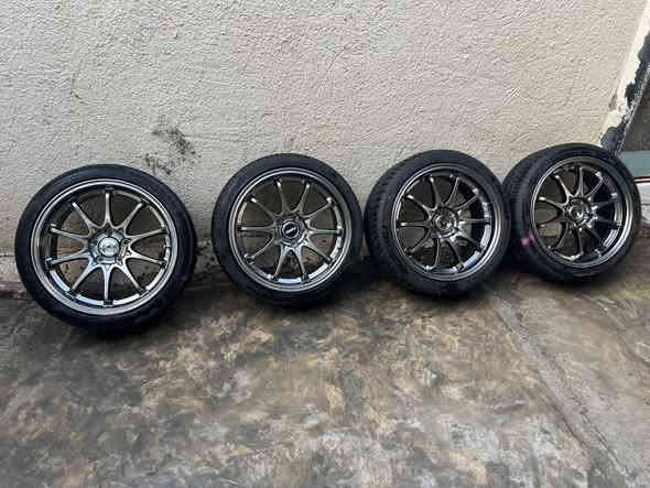 السلام عليكم 
ويل كب قياس 18 ريس🫡
8.5
جديد كلش مامستخدم 
تايراته جدد كلش 
 ***********
عنواني البصره 
السعر مع التايرات 650
بدون تايرات 550
