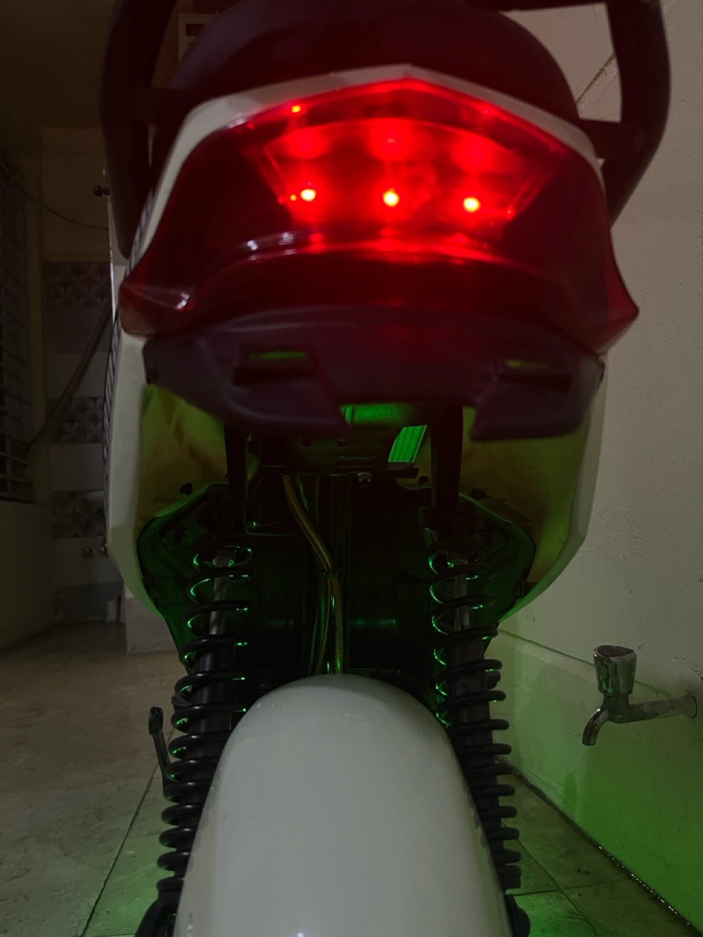 دراجه شحن كلاسيكي
حجم 10 في 275
اسم الموديل كلاسيكي
4 بطاريات كبير قياس 20 ابيرمأأ V
ملف 500 واط *
نقطع مسافة 45 كيلو متر حقيقي
مواصفات
أم بي اثري
لايت +لد نهاري
اشاير خلفي أمامي يمين ويسار
4 دواسات خلفي امامي
4 دبلات خلفي امامي حاطا ٧
دبل استان وسط وخلفي تشغيل واطفاء عن بعد مانع سرقه انذار كشن منفصل
قفل كهربائي
ابريك حساس بنزات خلفي امامي
الموقع !بغداد جميلة قرب علوة 58 قرب سوق الرضوي
الاستفسار ***********
التعليق بشكل عام...