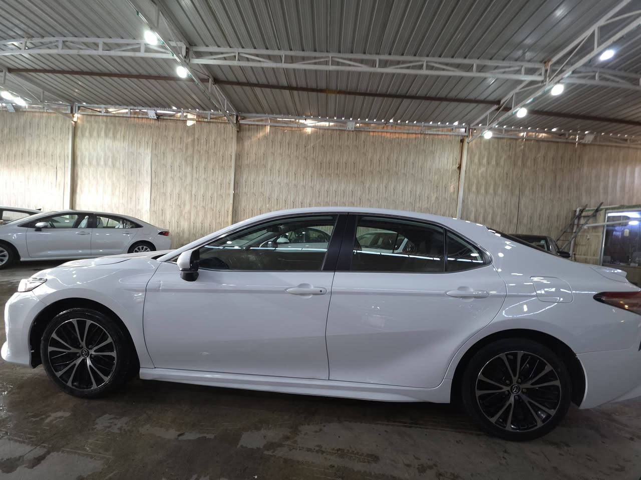 كامري موديل ١٩ وارد امريكي حادث جاملغات وبنيد بيه بل شاصي شويه مكاني بغداد معارض البياع شراي يتصل ويدلل
سعر١٤٣ وبيه مجال ***********
ماشيه ٨٥ مايل  مكينة دوش جديده صدر دجديد تخم تاير جديد
