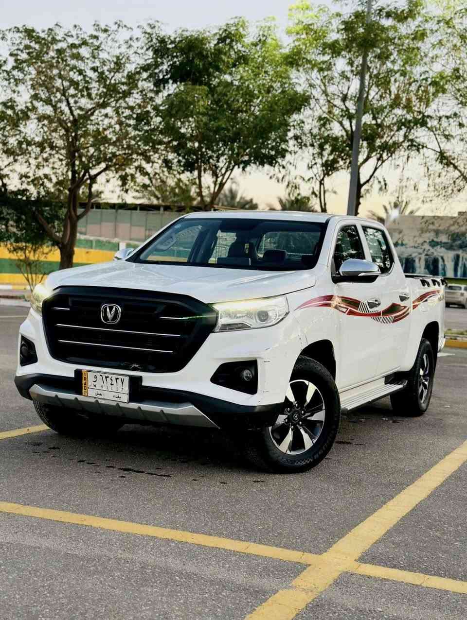 السلام عليكم ♥️
بيكم هـانتر شانجان 
الموديل : 2023 
رقم بغداد 
كير اوتوماتيك 
فول موصفات  
____
* بصمه 
* فول ويل
* كامرا خلفيه
* شاشه كبيره 
* بصمه ابواب 
* كشنات كهرباء 
* قطعتين تبريد 
* ويل كاب كروم 
*مري شفط 
* حساسات خلفيه 
____
السعر 165 وبيها مجال 
مكان سياره بابل سونار موجود بيها 
***********
