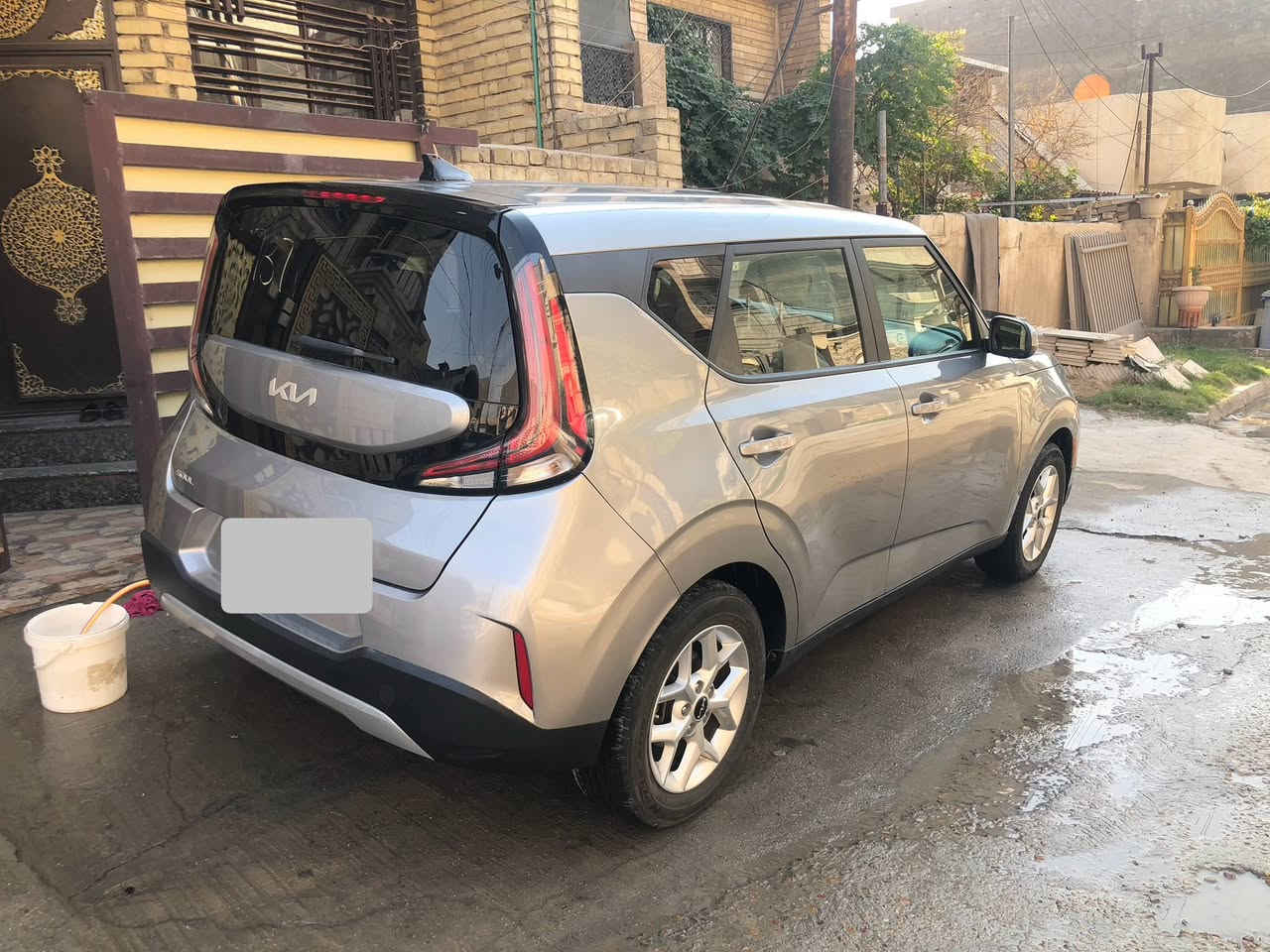 السلام عليكم كيا صول  وارد امريكي موديل ٢٠٢٣ للبيع السعر ( ١٥٨) وبيها مجال للشراي رقم سليمانية بأسمي تحويل ثاني يوم حادث ربع دعامية امامية فقط مع كلير من امريكا قطعتين  صور الحادث بالمنشور ماشيه ٢٢٠٠٠ميل محرك ٢٠٠٠ دوش مواصفات ويا كب رادات اماميه وجانبيه كامرة شاشه كار بلي توقف ذاتي اوتو ستوب كروس تحديد مسار وهوايه مواصفات اتصل افهمك باقي التفاصيل الاتصال ع رقم واتساب ( ***********) مكاني بغداد الدورة - الشرطة / ابو الطيارة
