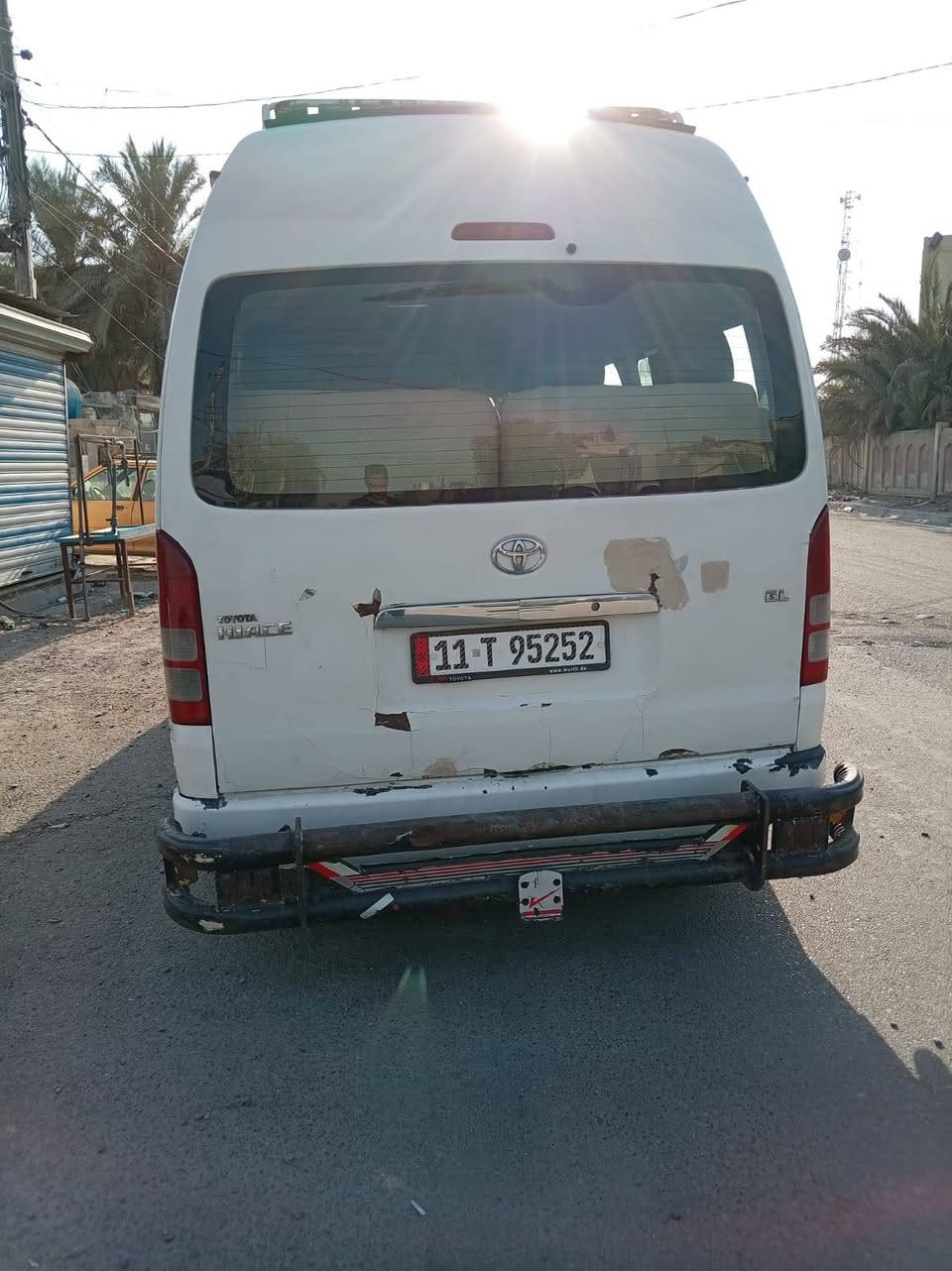 هايسا موديل 7  سياحي صبغ الصفحه اليمنى كلها 
وربع الطويلة
مكينه تنقص هذا الموجود شوفت العين يحتاجلها تعمير من جديد  سعرها 125 بيها مجال مكلف بنشر رقم صاحب السيارة موجود وتساب ***********
