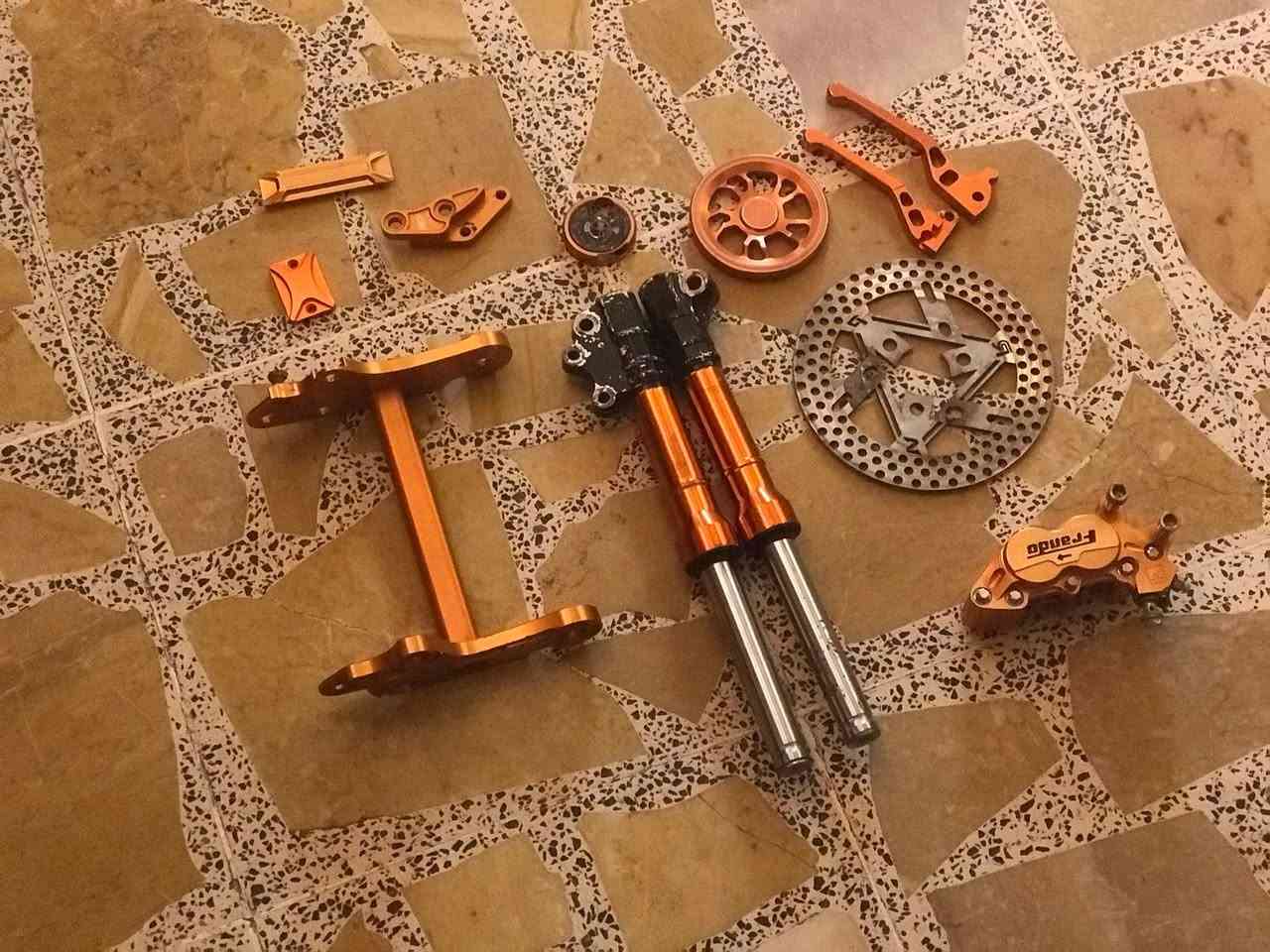 السلام عليكم تخم كامل برتقالي فچ امامي هوه وصينيته وتطوالته 🤯
السعر 100وبيهن مجال للشراي 
الرقم ***********

