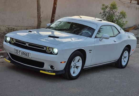 بسم الله الرحمن الرحيم
((للبيع او مراوس بسيارة اقل)) 
دوج جالنجر SXT تو ويل 2015 محرك 3600
صارلها 5 سنوات عندي وعلى ايدي
رقم بغداد بأسمي يعني تحويل ثاني يوم
*مواصفات:
فتحة سقف سلايد
بصمة تشغيل
تشغيل عن بعد
شاشة كبيرة
كامرا خلفية
شفتات استيرن
بصمات عدد 3 اصليات
لايتات زنون اصلي ضمان
ويلات بلادية 18 SXT
تخم تاير جديد شديته قبل شهر
الصدر الامامي والخلفي كله جديد قبل شهر بدلته يم حسين الدبي بشرط تنام جوه السيارة وتشوف بعينك.. 
المحرك والكير والتبريد والتدفئة كله تمام بدون اي خلل.. 
الدروعة الي جوه المحرك بلادية...
الفيتبم والمساعد اصليات...
ومبدل دهن جديد امزويل اصلي مع الفلتر وفلتر الشوتة...
ومبدل دهن الكير والفلتر اصلي...
بالمناسبة السيارة تمشي ع البنزين العادي كلش طبيعي واني كله افولها عادي بدون اي ادفانز... 
*الاضافات:
داش كام 3 كامرات امامي خلفي داخلي
دوسات جانبية مسطرة
دفيوزر فسفورة خلفي
لحية جي تي اصلية
زعانف امامية
شفقة خلفية
سبويلر خلفي
كفرات سستم كامل خارجي.. لايت وبك لايت وشباك
كفرات سستم كامل داخلي.. فتحات تبريد واستيرن وتحكمات ودكم لايت وكير وقبضة گير وشفتات..

( (صور الحادث موجودة كلها بالمنشور
حادثها بالتاير اليمين والجاملغ والباقي طخطخات مأشر عليهن..
البجم كبس بلاد من الداخل حتى الراديترات بلادية..
يعني بيها اربع قطع ونص صبغ
اني ابيع صبغ حزام اكرر ابيع صبغ حزام حتى ما اتعبك ))
...الايرباكات سليمة عدا ايرباك البردة اليمين... 
السيارة ماشية 104 الف
#السعر148ورقة
مكاني بغداد حي العامل
***********
