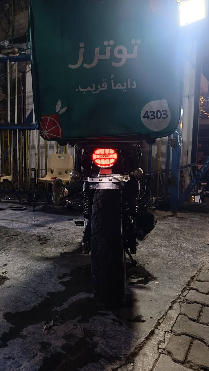 دايوان لايتي 200 للبيع
الدراجه نضيفه وحلوة و اكفلك محرك 
ومرقمه رقم (بغداد) تحولها وتستلم لوحات لين ممستلمها اني 
التاير الخلفي جلاتين حجم 140 ألماني 
والامامي اندنوسي جبلي 
وبيها اكزوز اكرابوف ستل ستيل 
ول لايت زنون ثلجي شرط يعمي 
والدراجه برد حر الصبح تشتغل نكره وخير من الله 
نقصها الوحيد جاملغ خلفي مكسور 
وتانكيها شويه شويه تعبان
السعر 2150 مليونين و150 وبيها مجال بسيط للشرا
رقمي للتواصل واتساب ***********
