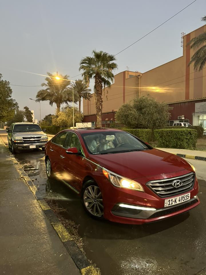 سلام عليكم سوناتا ٢٠١٧ وارد امريكي
سبورت لمتد بجم كبس بصمة ابواب وصندوق فتحة سقف كشن كهرباء شاشة جبيرة بلاد ابل كار بلي+اندرويد اوتو 
كامرة تدفئة كشنات تحكم ستيرن جهتين كروز سرعة اضاءة ترحيب باليدات اشاير بالمري جنطة ذكية تتقرب عليها تنفتح لد امامي محرك وكير مكفول من الفتح فقط الكيس بدلت اويل بم الصغير لان البلادي معروف عنه يوكف فجأة رقم بغداد دولي باسمي دواخل عسلي جلد+مخمل تخم تاير جديد صدر جديد بيها ملاحظات حالوب وشويه جراد خفيف بالقمارة اذا تتبولش ميبين بعد بس اني ممسوي سعر ١٢٧ بيها مجال *********** ديالى/بعقوبة السونار مرفق
