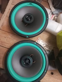 زوج سماعات سعر 5 الاف واتساب 07807588827