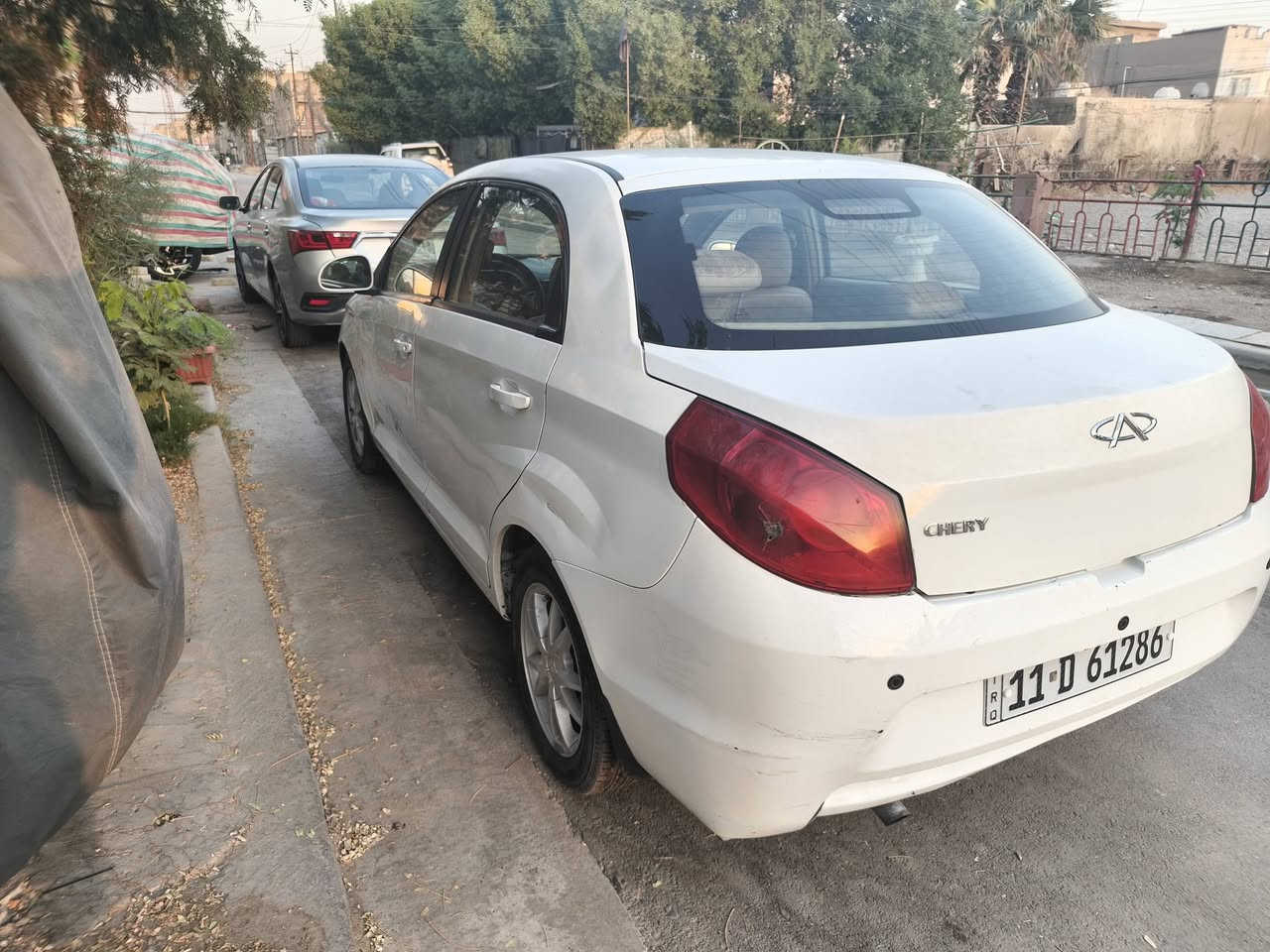 السلام عليكم
فلاوين موديل 2011 رقم بغداد جديد باسمي هزة جديدة 
 تبريد شغال باتري سلف داينمو قوايش كلها جدد
عنواني بغداد الجديدة نواب ضباط 
السعر 33
رقمي ***********
***********
