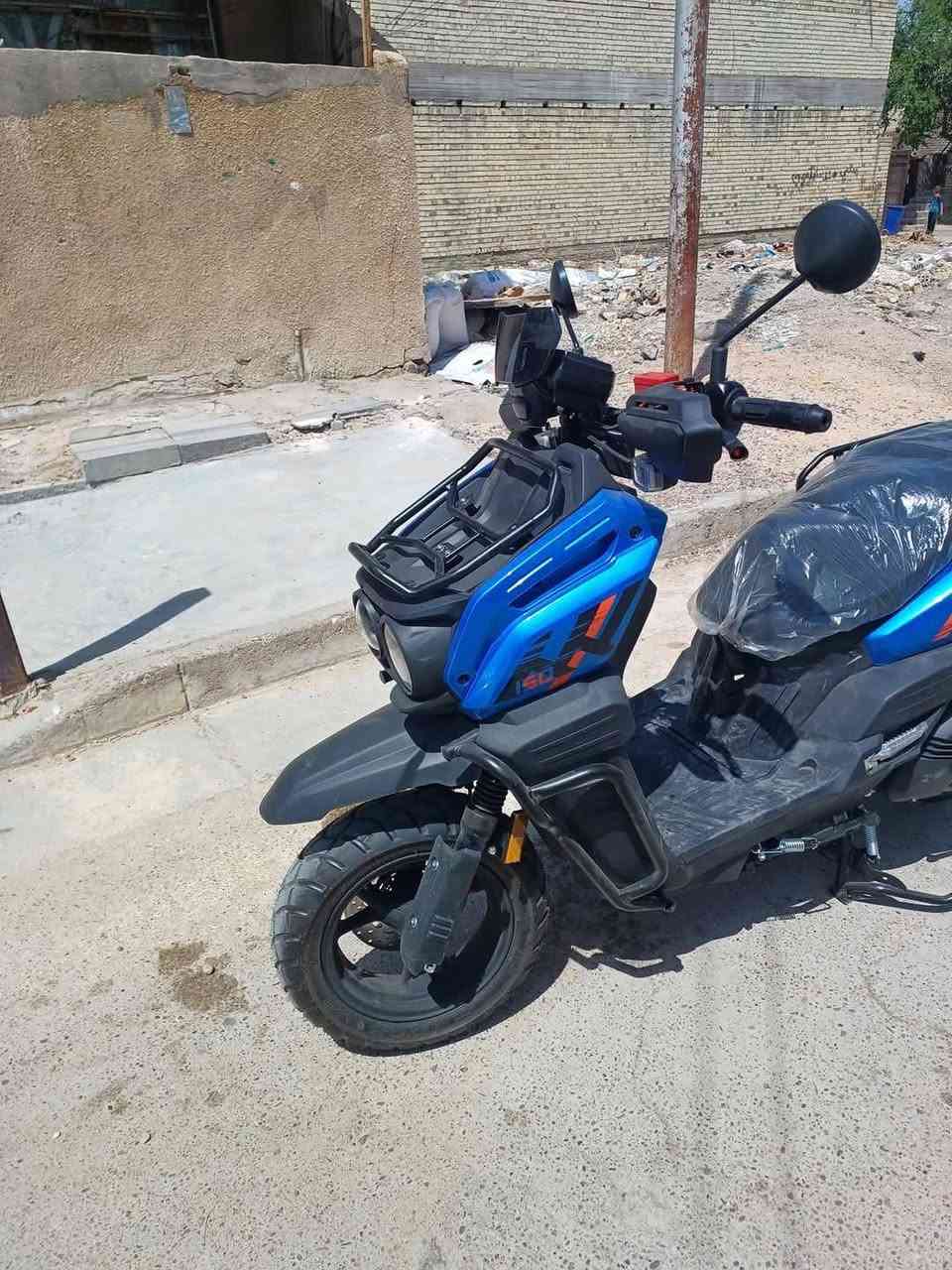 دراجة اباتشي جبلي كوري المنشا حجم المحرك 200 سي سي كابريتر سعة خزان البانزين 14 لتر بنزات امامي خلفي المكان بياع تقاطع الدرويش ***********
