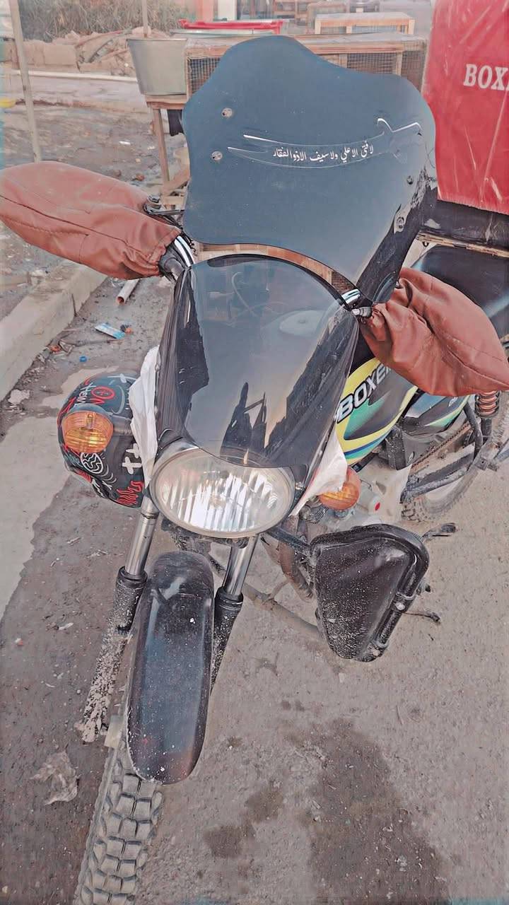 دراجه بوكسر موديل 2019 نضيفه أوراقها ضايعه باقيه بس الاستنساخ السعر 800 وبيها مجال العنوان البياع ***********
